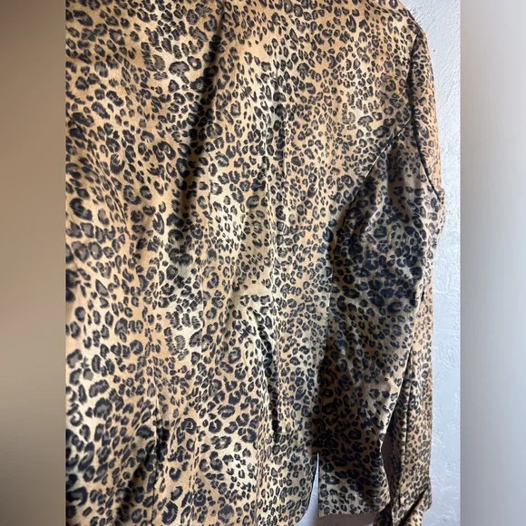 Coldwater Creek Leopard Print Blouse wrap style cotton spandex classic cuff M - Picture 8 of 11